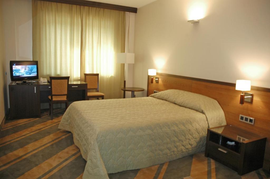 Hotel Westa Минск Стая снимка