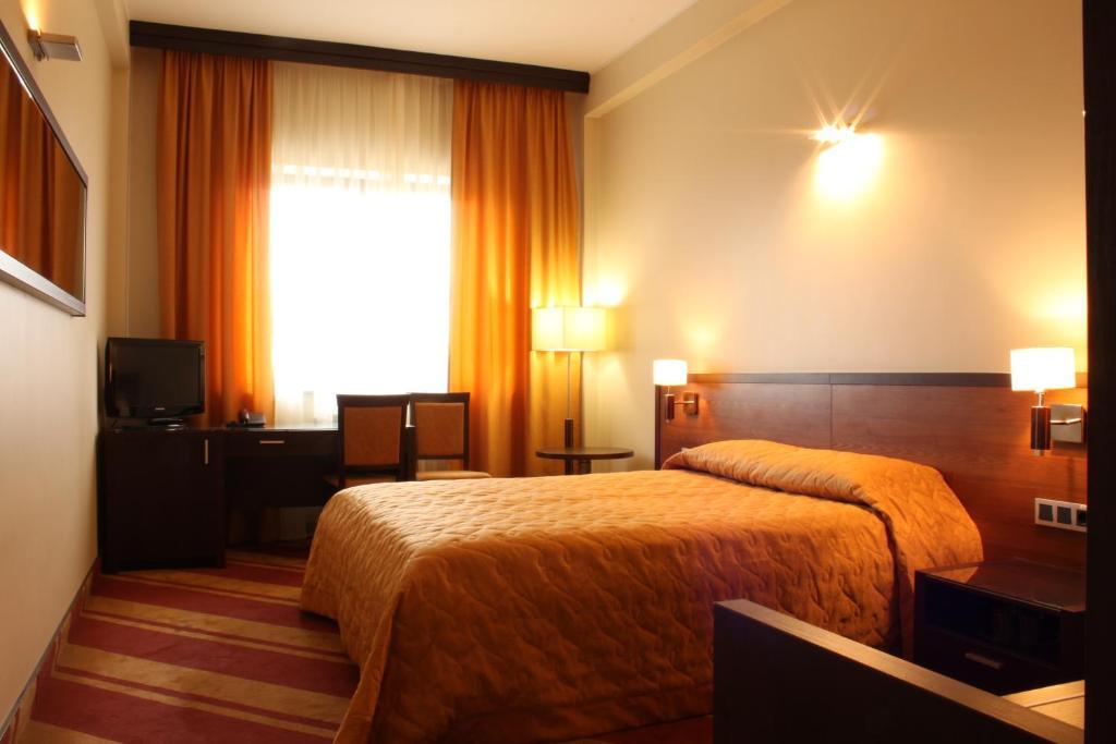 Hotel Westa Минск Стая снимка