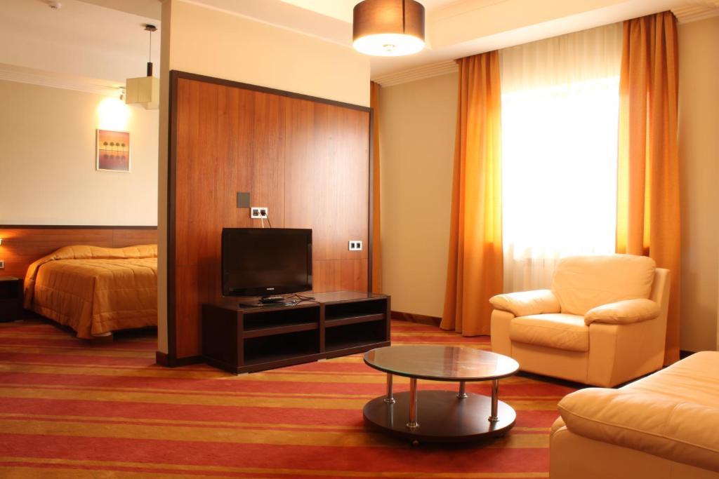 Hotel Westa Минск Стая снимка